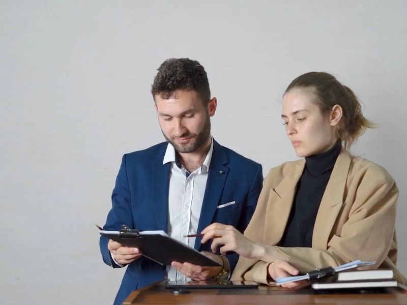 advokat i klijetnica podnose tužbu
